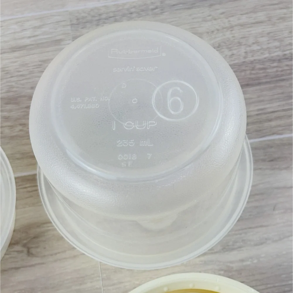 Rubbermaid Servin Saver 1 Cup #6 Set Of 2 Food Storage Round Container Lid Vtg